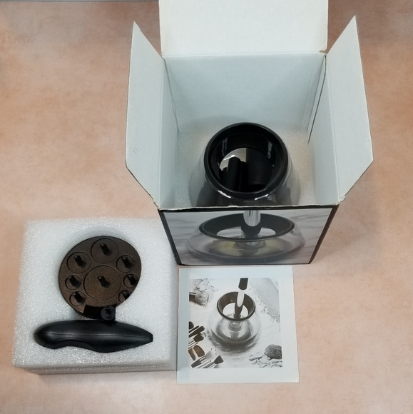 BNIB Automatic Makeup Brush Cleaner - Picture 4 of 6
